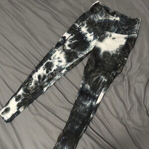 Monochrome Tie-Dye Leggings